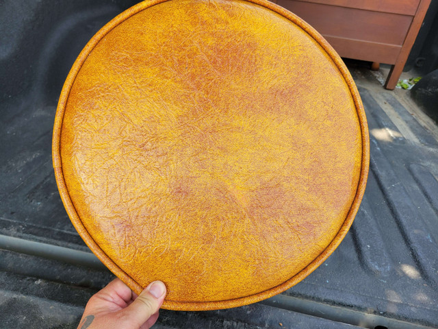 Vintage MCM Footstool in Arts & Collectibles in Owen Sound - Image 2