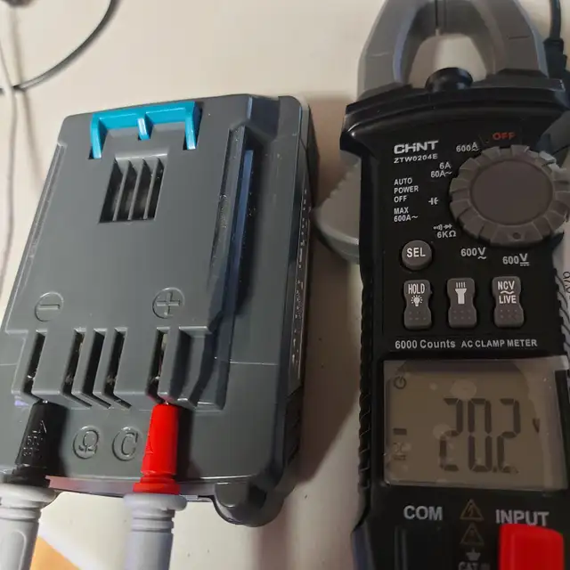 Yardworks 20V MAX 2.0Ah Lithium-Ion Battery (Tested 20.2V) in Outdoor Tools & Storage in Ottawa - Image 3