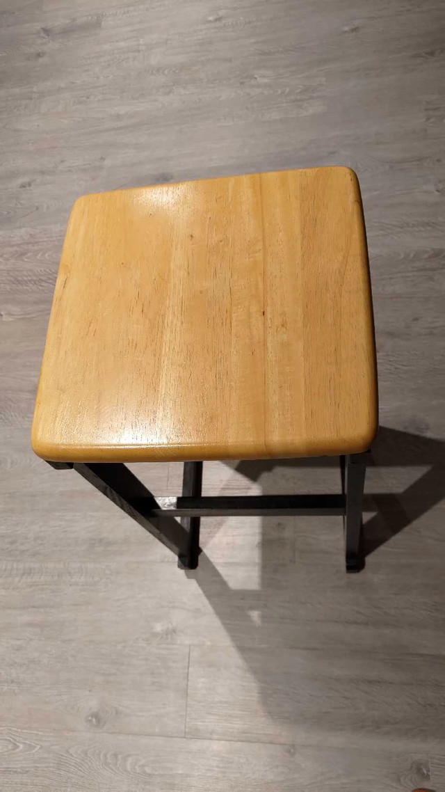 Side Table in Other Tables in City of Toronto