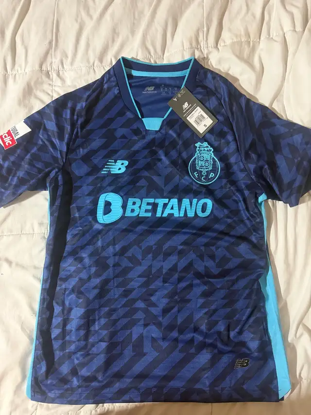 LIGA PORTUGAL FC PORTO JERSEY in Multi-item in City of Toronto - Image 4