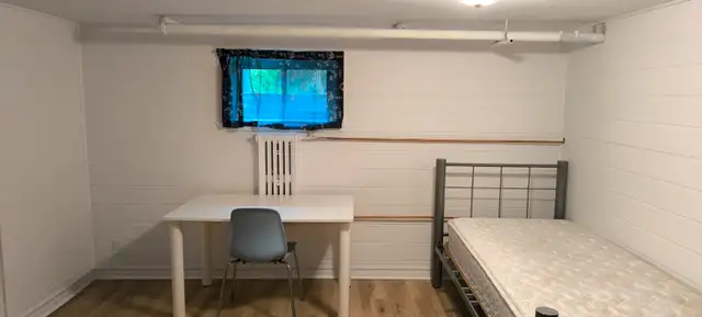 Furnished room for rent in the basement of duplex628637783744011224