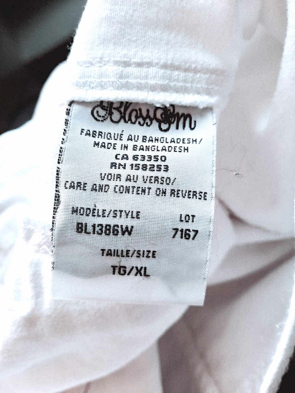 Manteau/veste en jeans blancs neufs de grandes tailles XL dans Femmes - Hauts et vêtements d'extérieur  à Victoriaville - Image 4