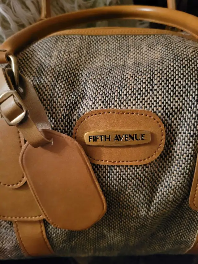 Vintage Fifth Avenue bag. Amazing condition!63660964616705120