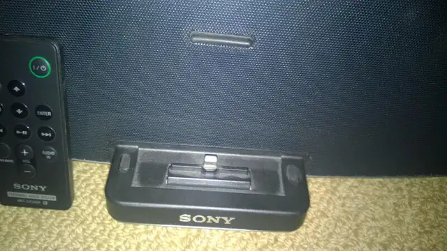 Sony Speaker Dock for Lightning iPod, iPhone & RDPX200IPN in iPods & MP3s in Mississauga / Peel Region - Image 6