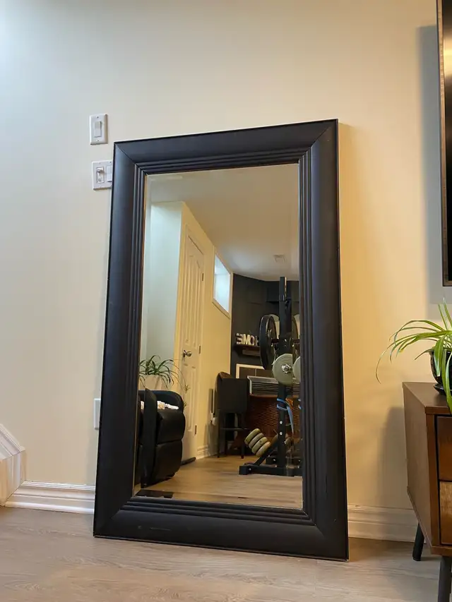 Oversized Bevelled Mirror – Wood Frame – 35” x 59” in Home Décor & Accents in Ottawa - Image 3