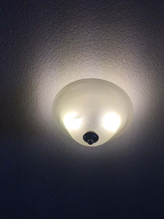 Ceiling mount semi-flush interior light in Indoor Lighting & Fans in Brantford - Image 3