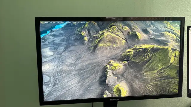 samsung u28e590d 28inch 4k  monitor  in General Electronics in St. John's - Image 3