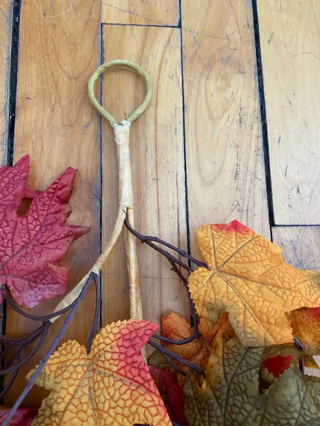 Fall Leaves Decoration in Home Décor & Accents in Ottawa - Image 3