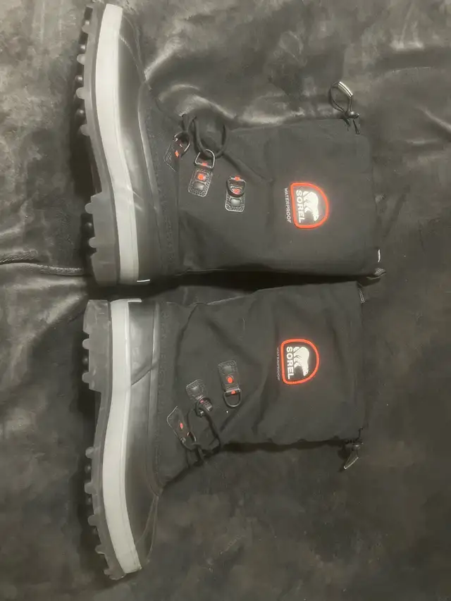 Canada Goose Jacket and Sorell boots. Reduced price  in Other in Calgary - Image 10