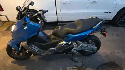 BMW c600 sport 600cc No issues, well maintained Tires Michelin Double brake discs ABS Heated grips,...