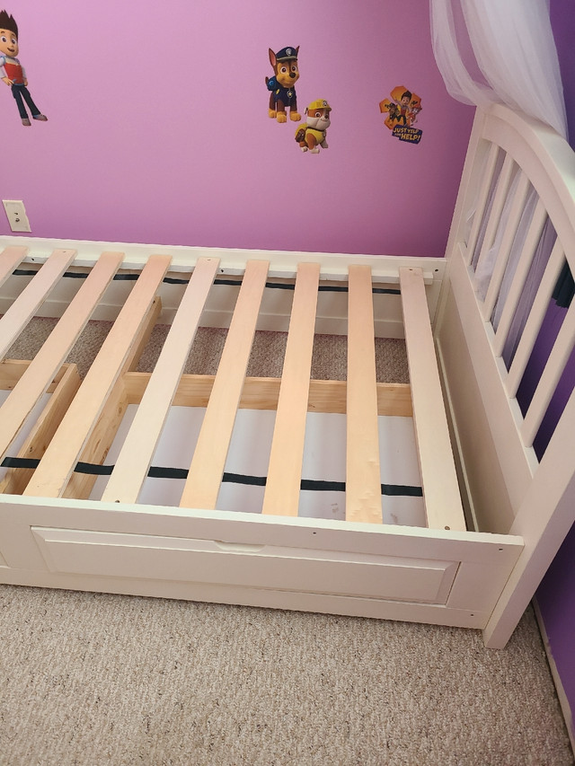 Twin bed frame Beds & Mattresses Calgary Kijiji