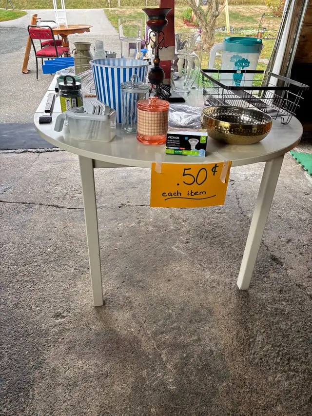 Kitchen Table in Dining Tables & Sets in Yarmouth - Image 4