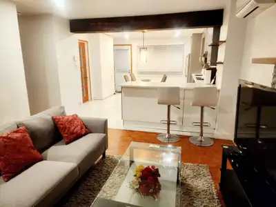4 1/2 (2 chambres) à louer — avenue Souligny — RDC — Cour privée avec cabanon Bel appartement 4 1/2,...