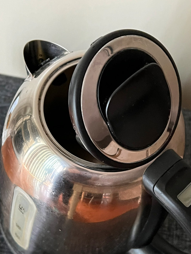 Russell Hobbs stainless steel kettle 1.7L Microwaves & Cookers