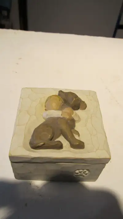Willow tree Hug keepsake box. A bondless love., View more