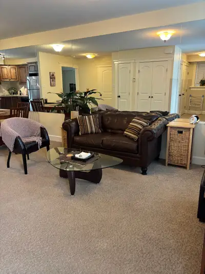 Executive 1-bdr Centerally located