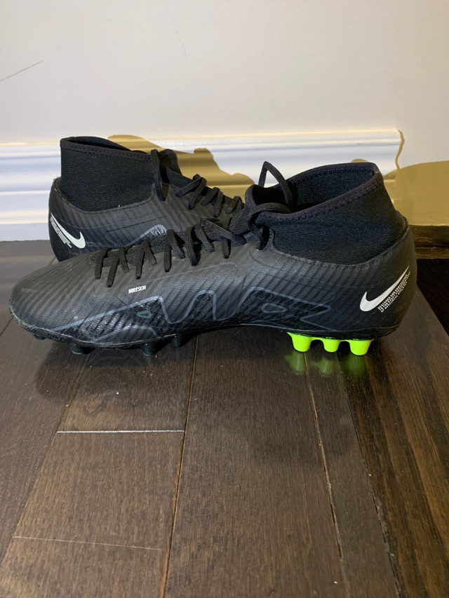 Nike Zoom Mercurial Superfly 9 Academy AG Size 12 in Men's Shoes in Mississauga / Peel Region - Image 2
