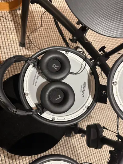Roland TD-07DMK Electronic Drums + Accessories, View more