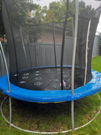 Vuly 10’ trampoline 