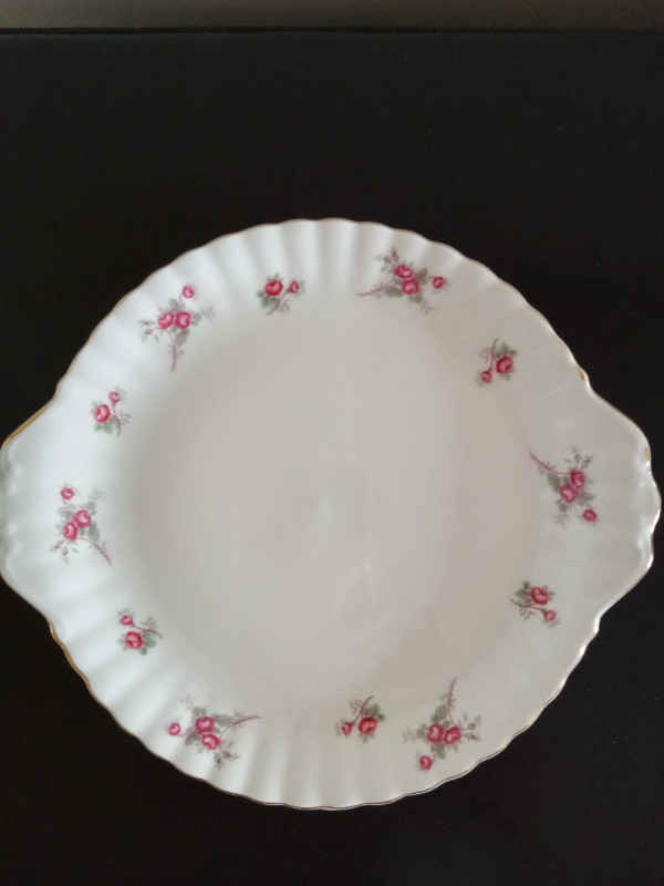 Bone china serving plate from England in Kitchen & Dining Wares in Ottawa