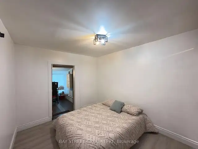 House for sale - Rexdale-Kipling in Houses for Sale in City of Toronto - Image 5
