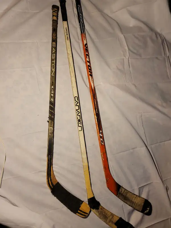 Tennis racquets $30 ..snowshoes..hockey sticks in Tennis & Racquet in Winnipeg - Image 3