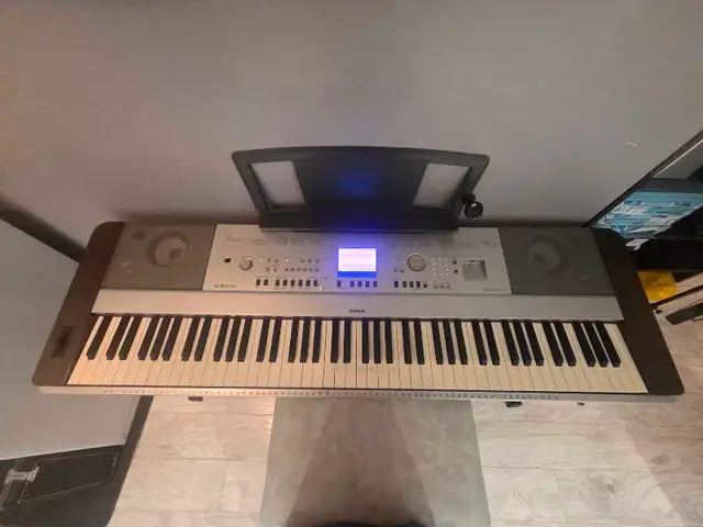 piano yamaha DGX 640 in Pianos & Keyboards in Laval / North Shore - Image 4