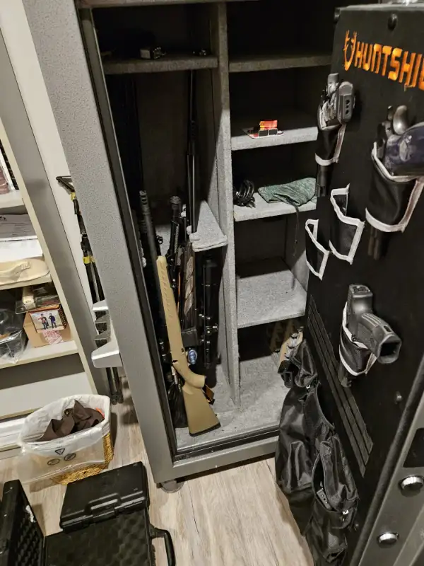 Gun Vault63010223504259121