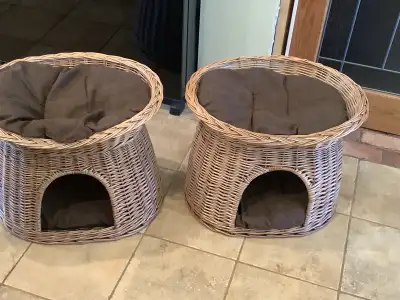 Cat laid back resting basket stand with pillows, View more