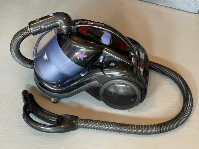 FANTOM LIGHTNING CANISTER VACUUM