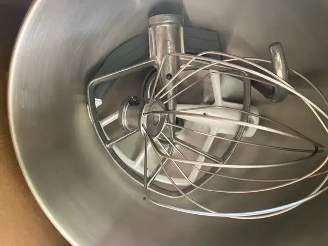 KitchenAid 6 Quart Stand Mixer Bowl in Processors, Blenders & Juicers in Oshawa / Durham Region - Image 4