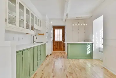 RARETÉ! Grand logement 3 1/2 tout inclus sur 2 étages au coeur du Vieux La Prairie *Cachet unique -...
