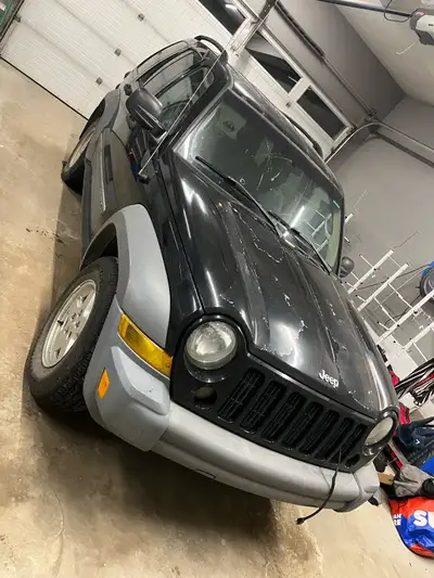 2006 Jeep liberty, great little suv in great Condition very good Vehicle for a new driver. Runs grea...