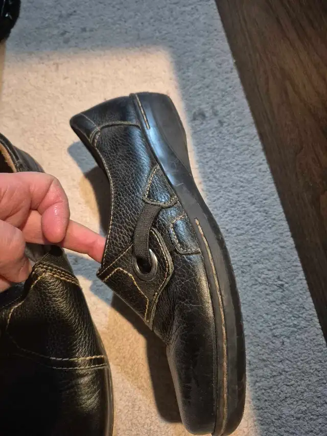 Clarks Shoes Size 8 in Women's - Shoes in Napanee - Image 3