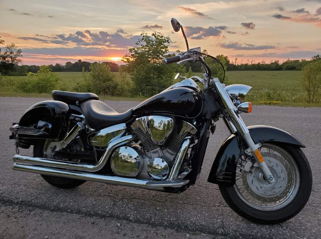 2004 Honda VTX 1300 low kms in Street, Cruisers & Choppers in Barrie