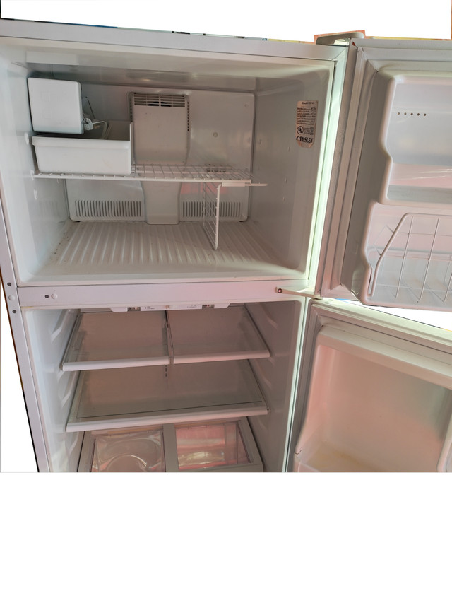 Fridge /w Ice Maker for Sale in Refrigerators in Strathcona County - Image 3