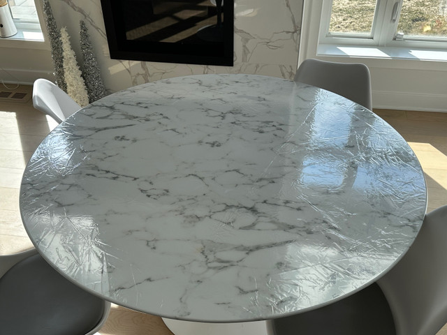 White marble tulip dining table  in Dining Tables & Sets in Ottawa - Image 2