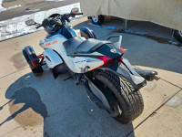2014 CAN-AM SPYDER RSS WITH LOW KM'S
