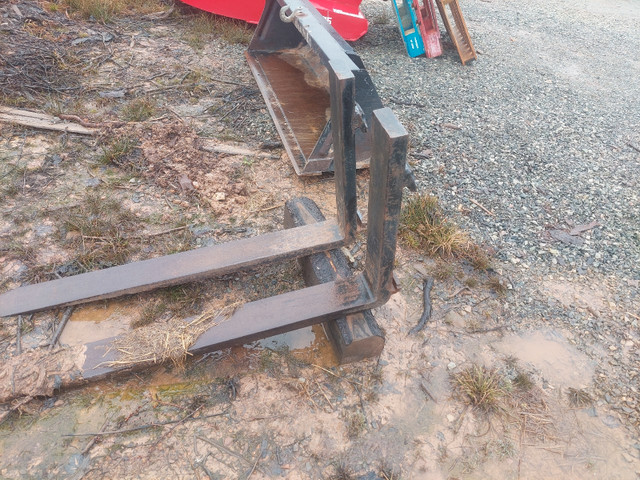 Heavy duty Forks in Farming Equipment in Cape Breton