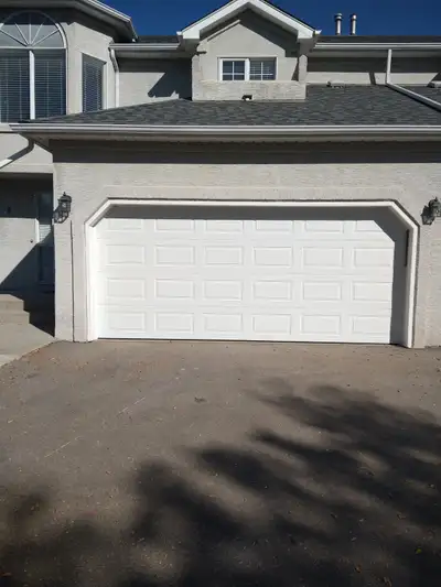 Double Car Garage for Rent in Sundance 18.5 ft x 21 ft. Double Car Garage No Working on Vehicles Imm...
