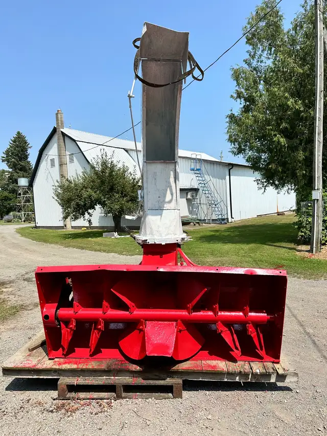 Snowblower 77” Heavy Duty in Snowblowers in Norfolk County - Image 2