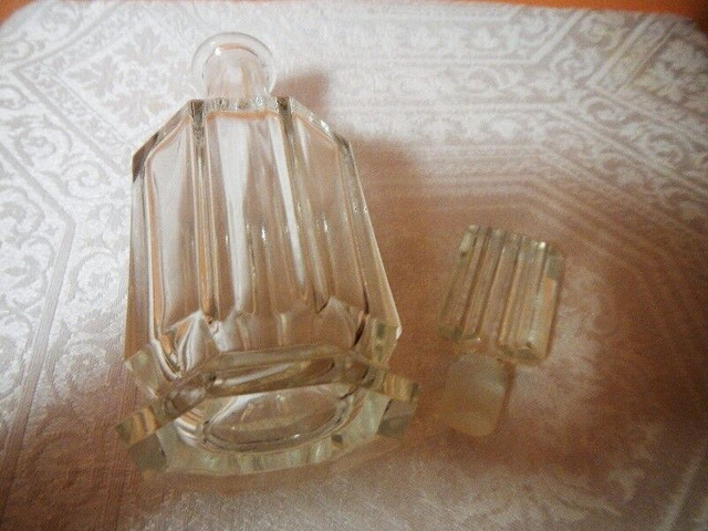 Crystal clear glass perfume bottle France dans Art et objets de collection  à Ville de Montréal - Image 3