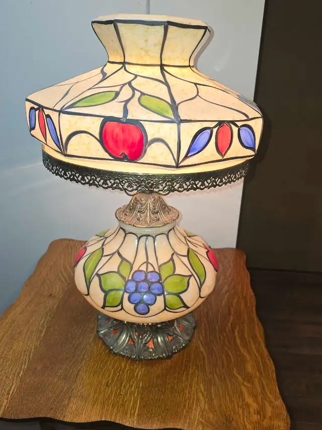 Table lamp & matching ceiling light in Indoor Lighting & Fans in Ottawa - Image 3