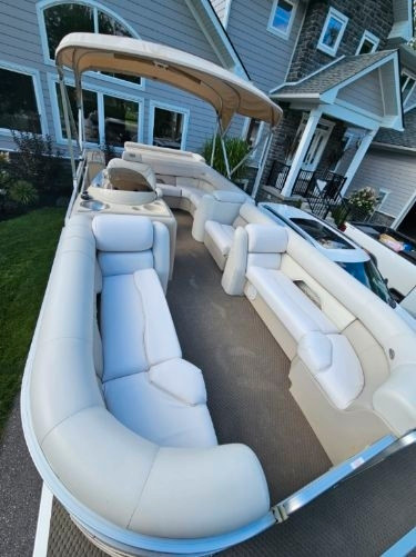 2004 Sylvan Mandalay 8523cr Pontoon for sale. in Powerboats & Motorboats in Barrie - Image 4