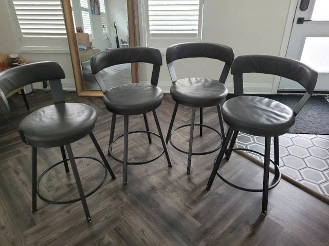 Counter or Bar Stools in Chairs & Recliners in Oshawa / Durham Region
