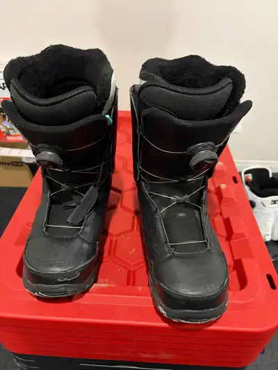 Men’s snowboard boots, size 12, View more