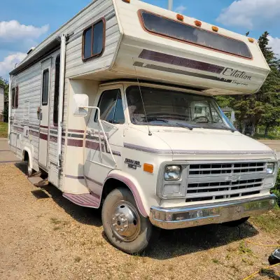 100,435 km V8 The original owners replaced the top bunk area and walls with plywood, and started the...