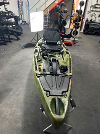 FishTrekker Kayak de pêche à pédales 10'