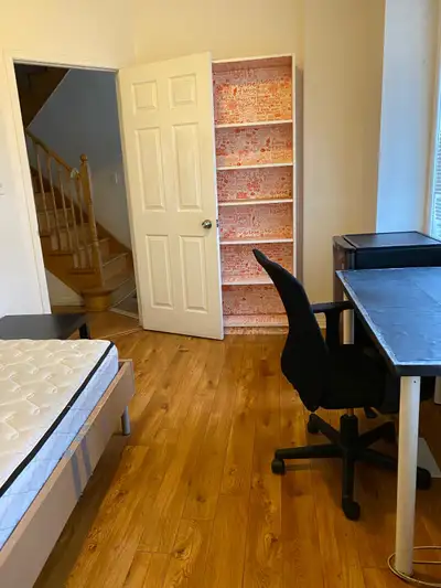 Room for rent at York University Village