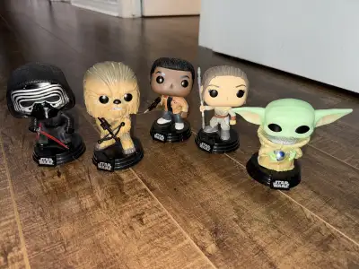 Great used condition Star Wars bobblehead Funko pops. Finn’s head is a little askew but everything g...
